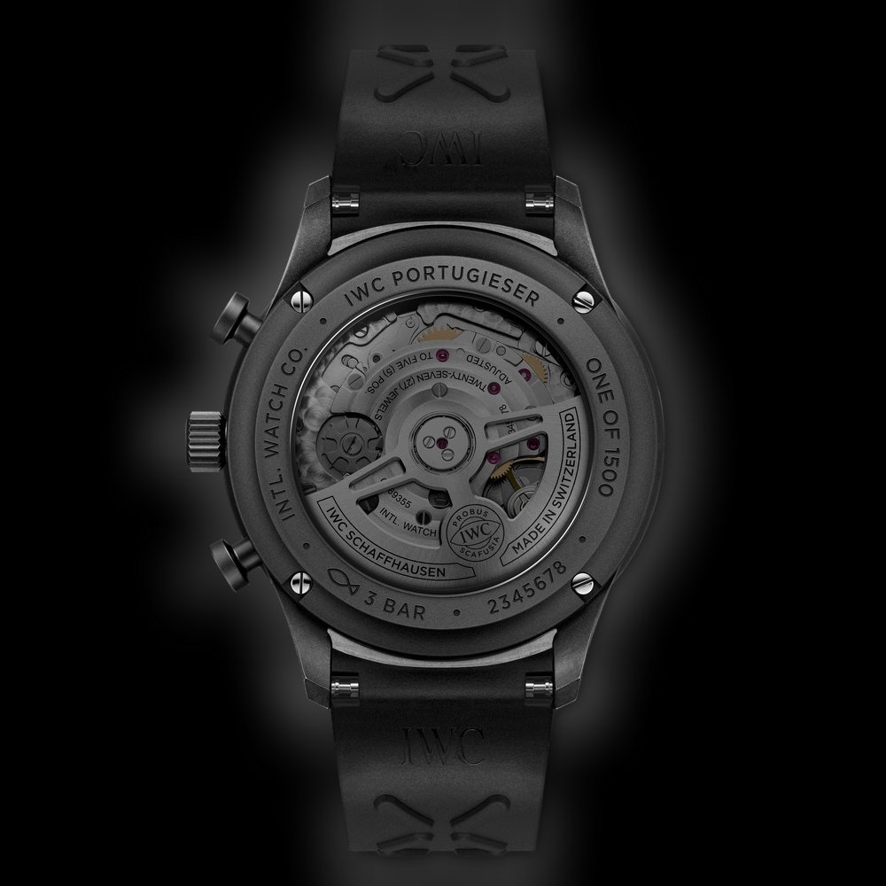 IWC自社製自動巻きキャリバーを搭載し、日々の管理が容易。機能美と先進技術を融合したクロノグラフ。