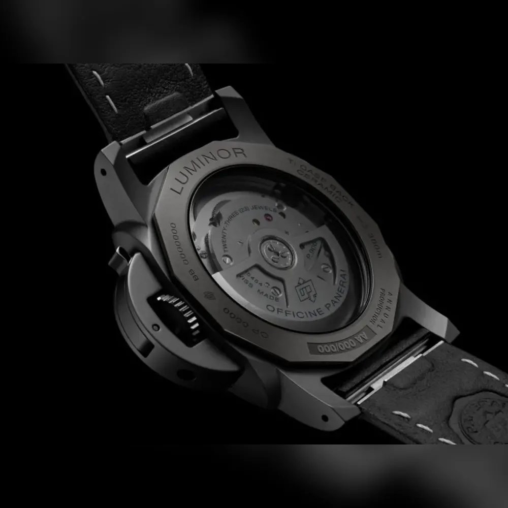 <p>3日間のパワーリザーブを備え、頻繁な巻き上げの手間を軽減。週末を挟んでも正確な時刻を維持。300メートルの防水性能により、水泳やシュノーケリングなどのウォータースポーツにも対応。</p>